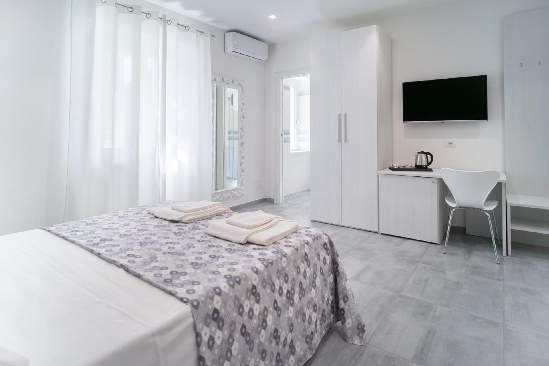 Vincent Guesthouse Scalea Bagian luar foto